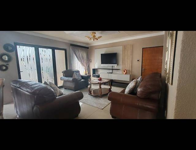 3 BEDROOM HOUSE FOR SALE IN DANVILLE